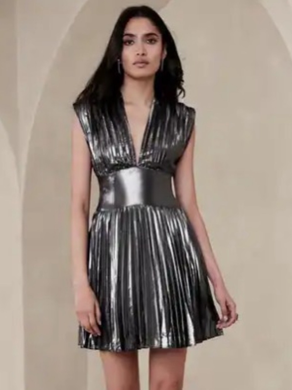 Banana Republic Cici Mini Dress gunmetal pleated v neck size Large